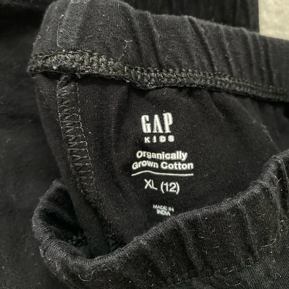 Set of 3 Gap Kids Organic Cotton Capri Leggings - Picture 3 of 4